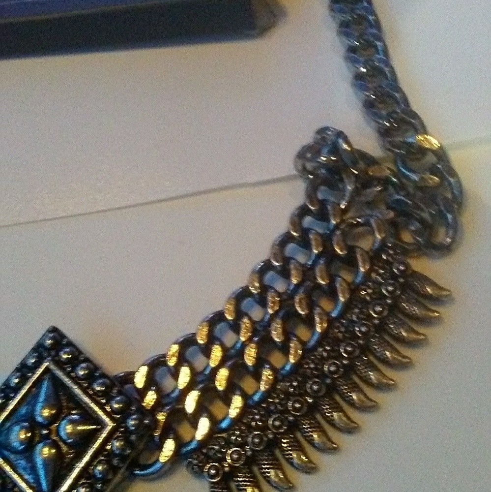 Necklace - Picture 5 of 8